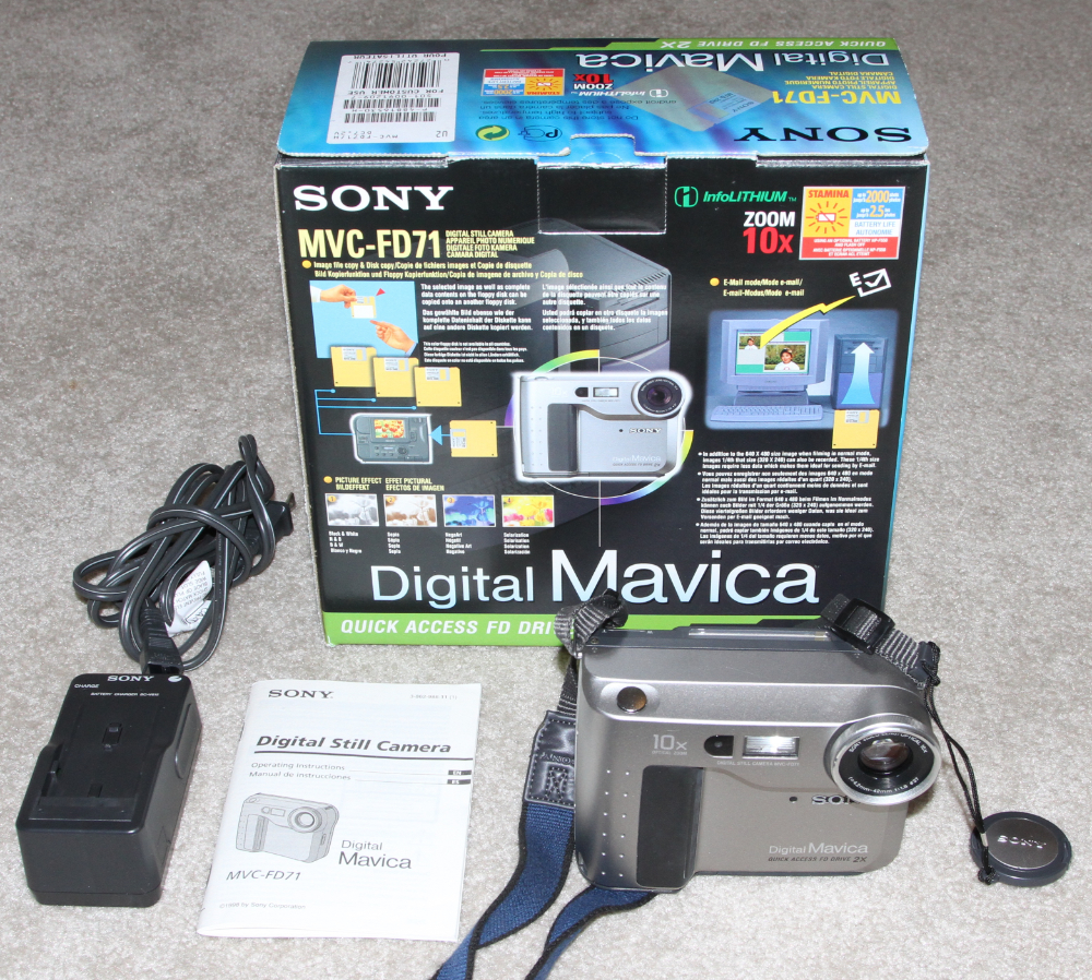Sony Mavikca MVC-FD71 digital camera kit