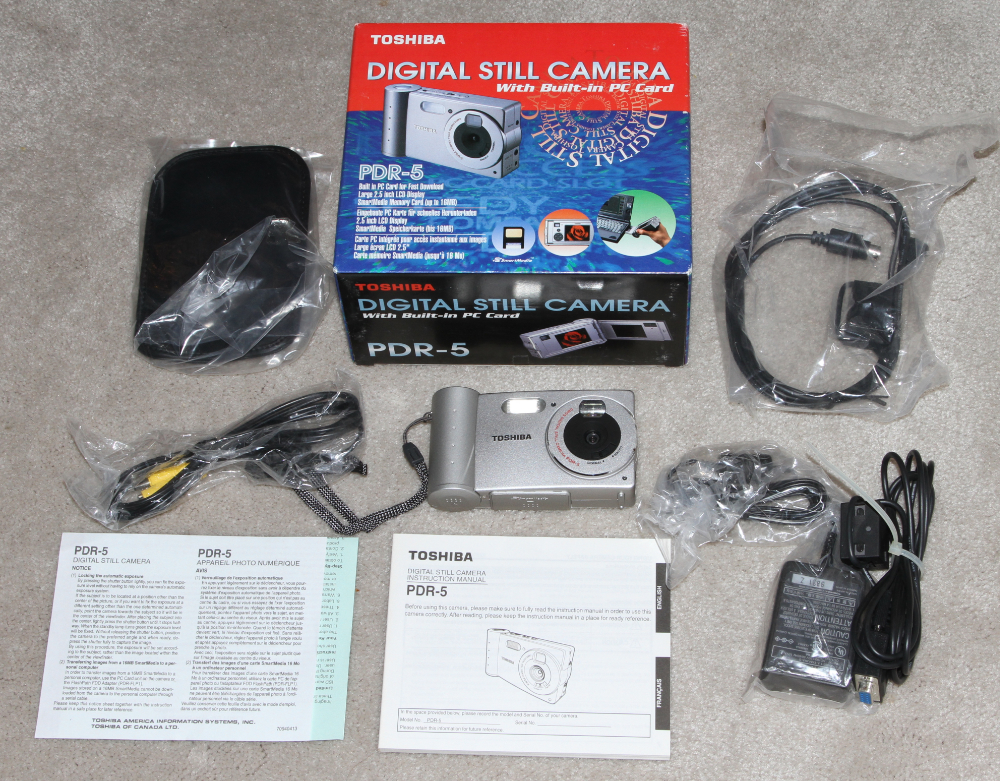 Toshiba PDR-5 digital camera kit